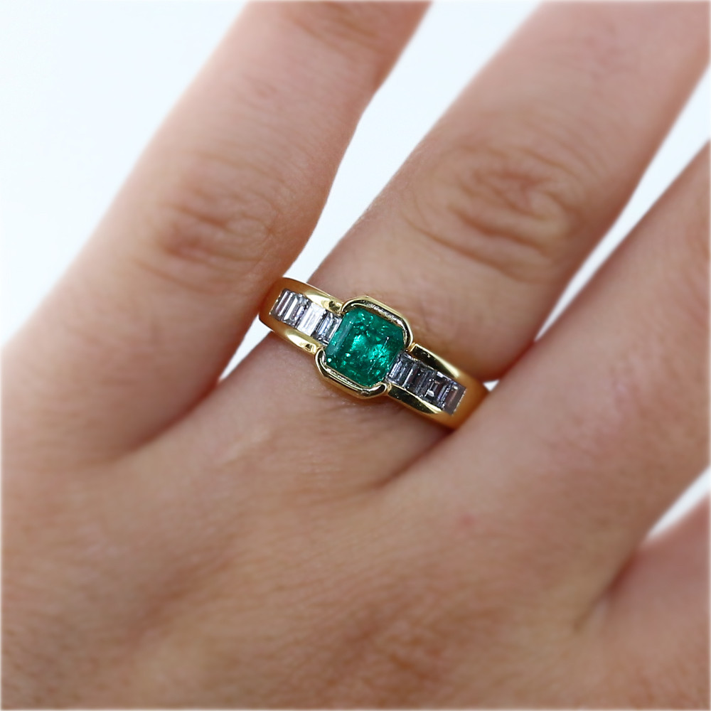 Bague émeraude et diamants